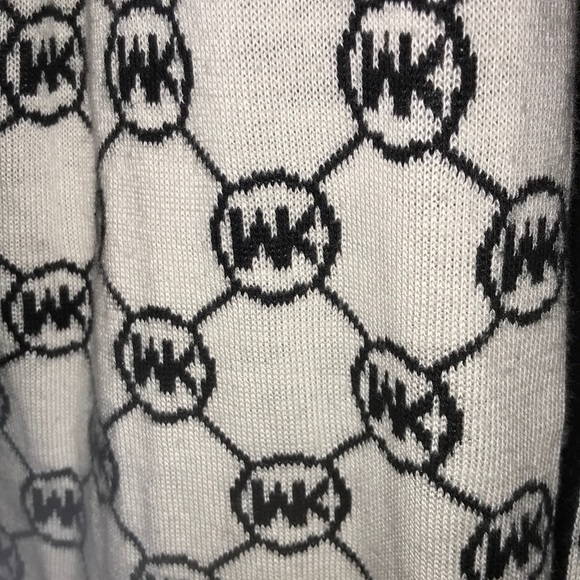 Reversible MK Logo Scarf - Picture 6 of 10
